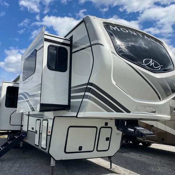 2022 Keystone Montana 3761FL Review | Kapuskasing RV