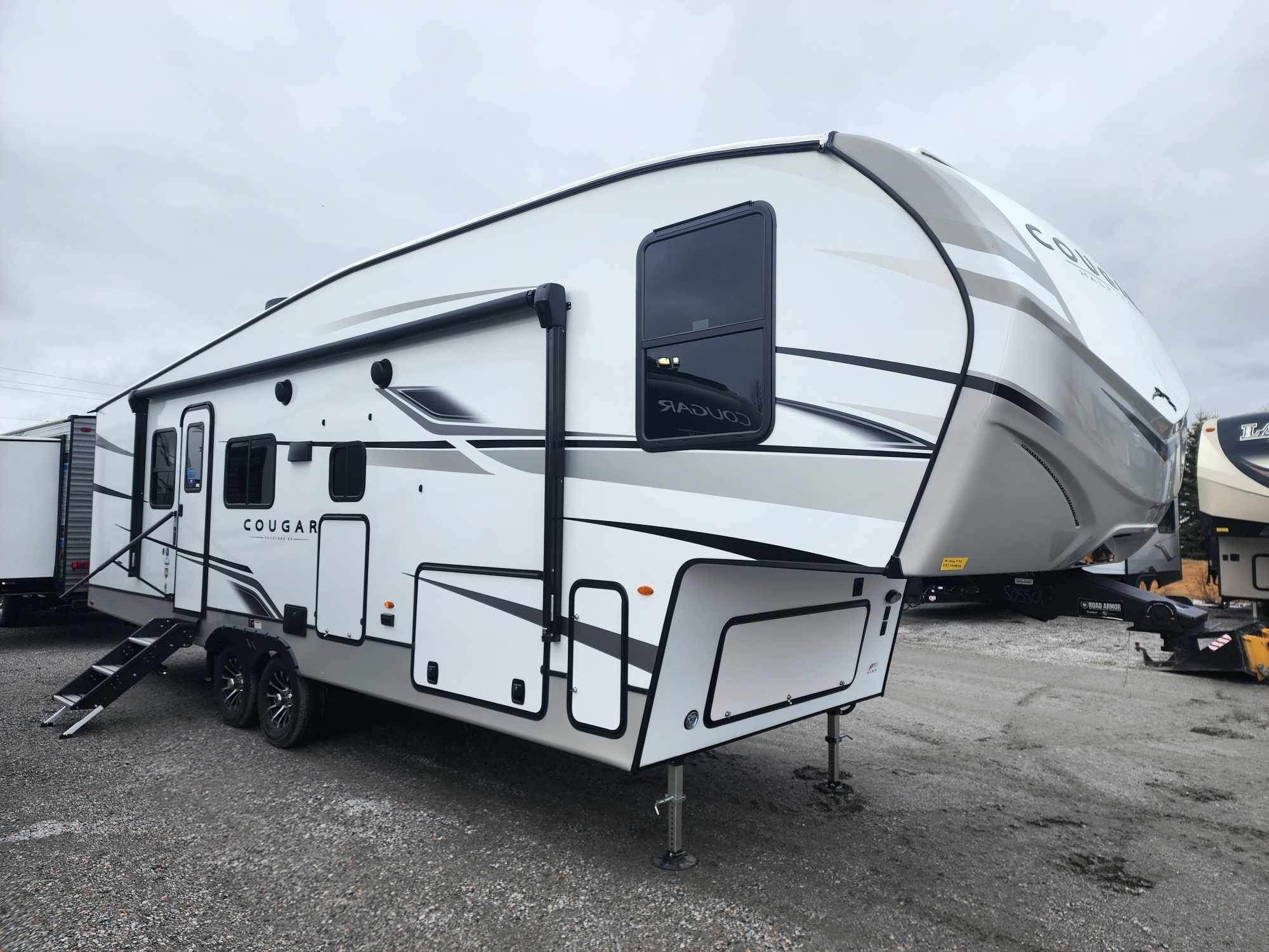 2024 Cougar 29BHL by Keystone Rv | Kapuskasing RV